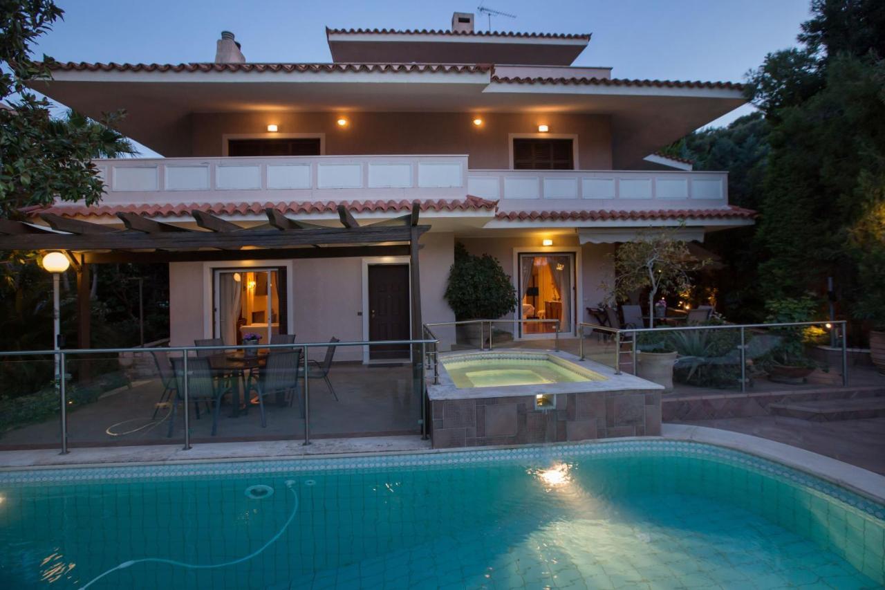 Exceptional Villa In Voula Near The Sea Атина Екстериор снимка