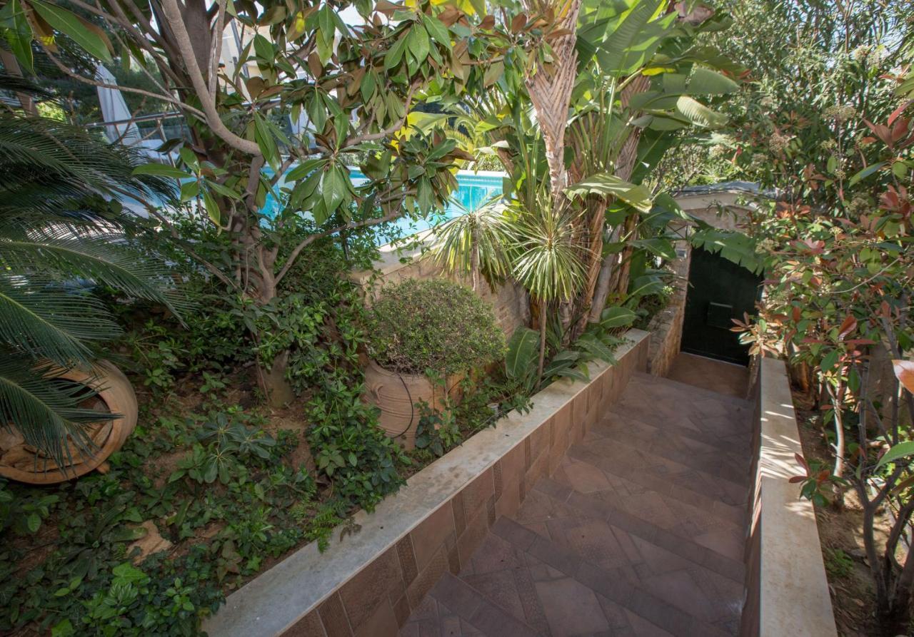 Exceptional Villa In Voula Near The Sea Атина Екстериор снимка